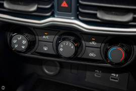 2024 Nissan JUKE F16 ST SUV image 12