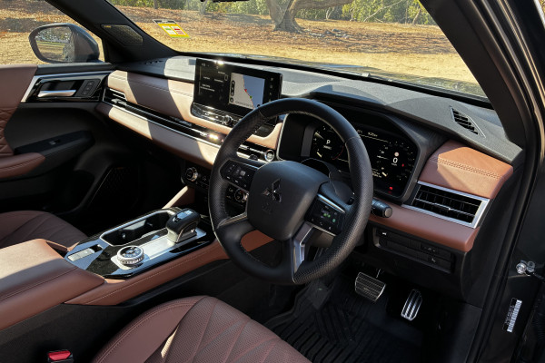 2025 Mitsubishi Outlander ZM Exceed Tourer SUV Image 11