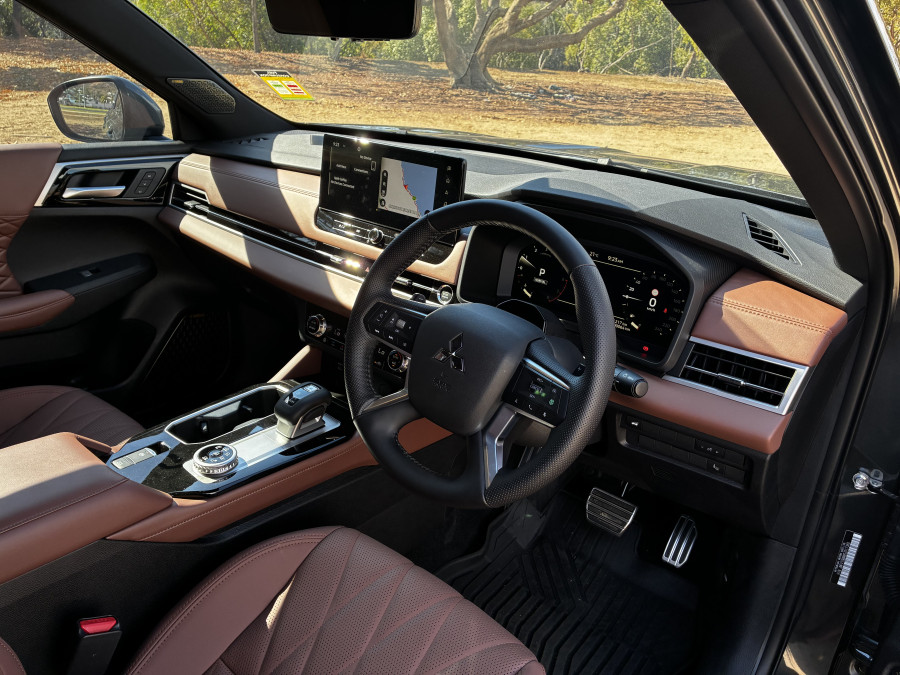 2025 Mitsubishi Outlander ZM Exceed Tourer SUV Image 11