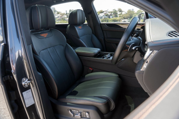 2020 Bentley Bentayga V8 SUV Image 9