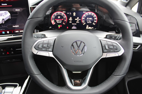 2025 Volkswagen Golf 8.5 110TSI R-Line Hatch Image 15