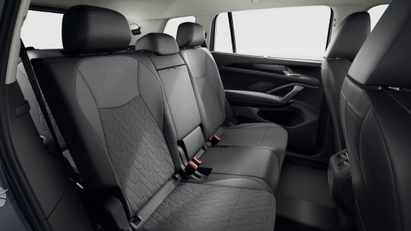 2025 Volkswagen Tayron R4 110TSI Life SUV image 12