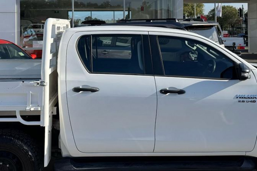 2018 Toyota HiLux 1Y46270EQ SR Cab Chassis Image 9