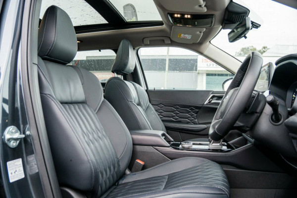 2025 Mitsubishi Outlander ZM Exceed SUV Image 19