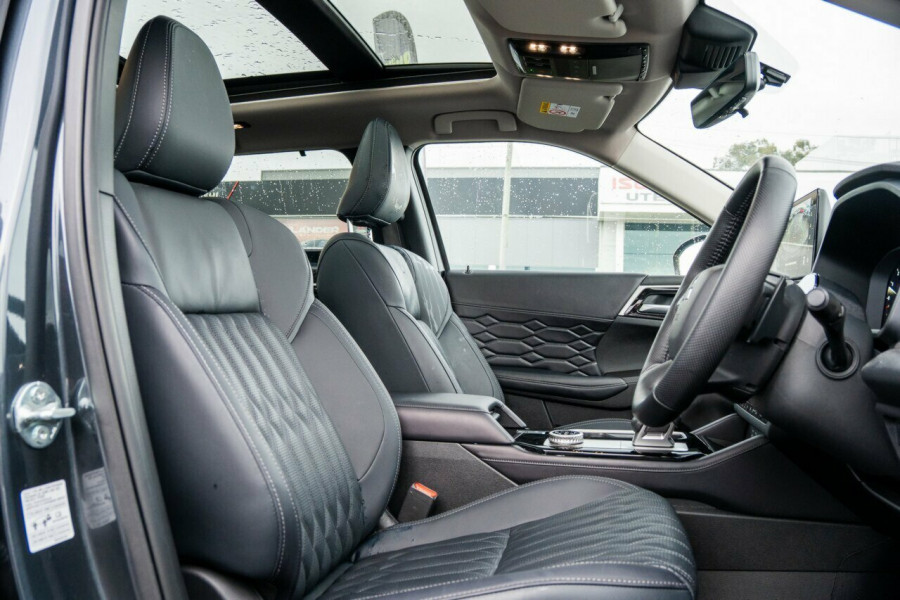 2025 Mitsubishi Outlander ZM Exceed SUV Image 19