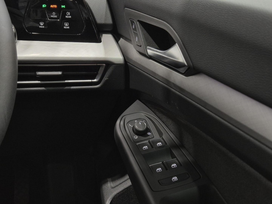 2025 Volkswagen Golf 8.5 110TSI Life Hatch Image 32