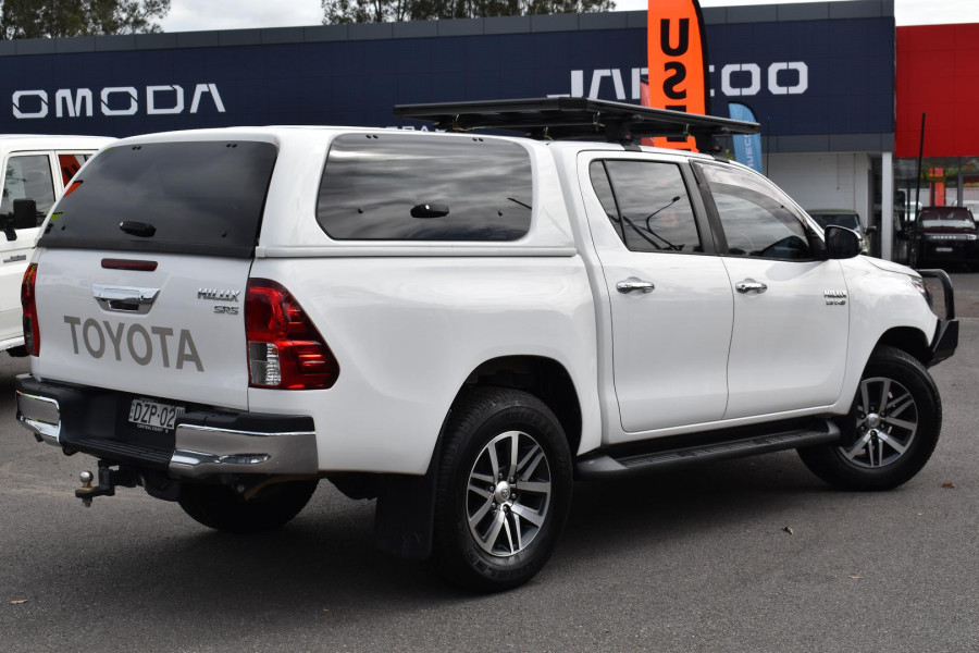 2018 Toyota HiLux  SR5 Double Cab Pick Up Image 6