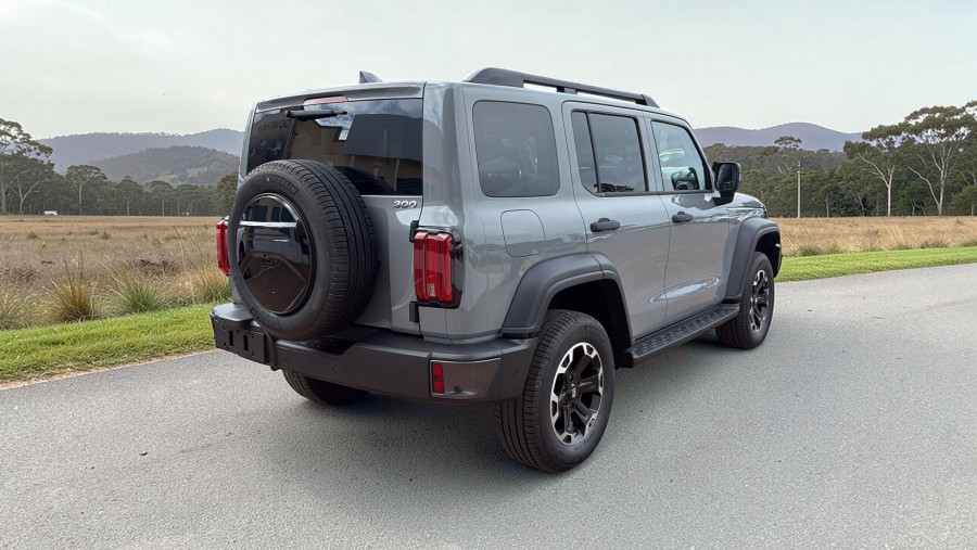 2026 GWM Tank 300 P01 Ultra Hi4-T PHEV SUV Image 8