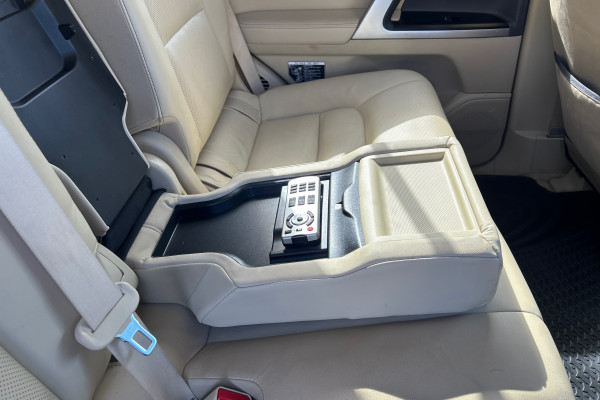 2016 Toyota LandCruiser VDJ200R Sahara SUV Image 15