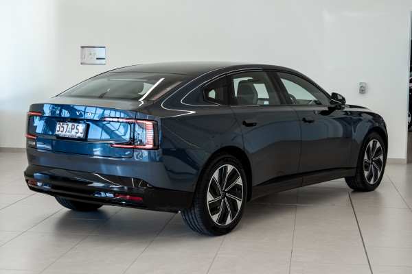 2025 MY26 Volvo ES90  Plus Single Motor Sedan Image 3