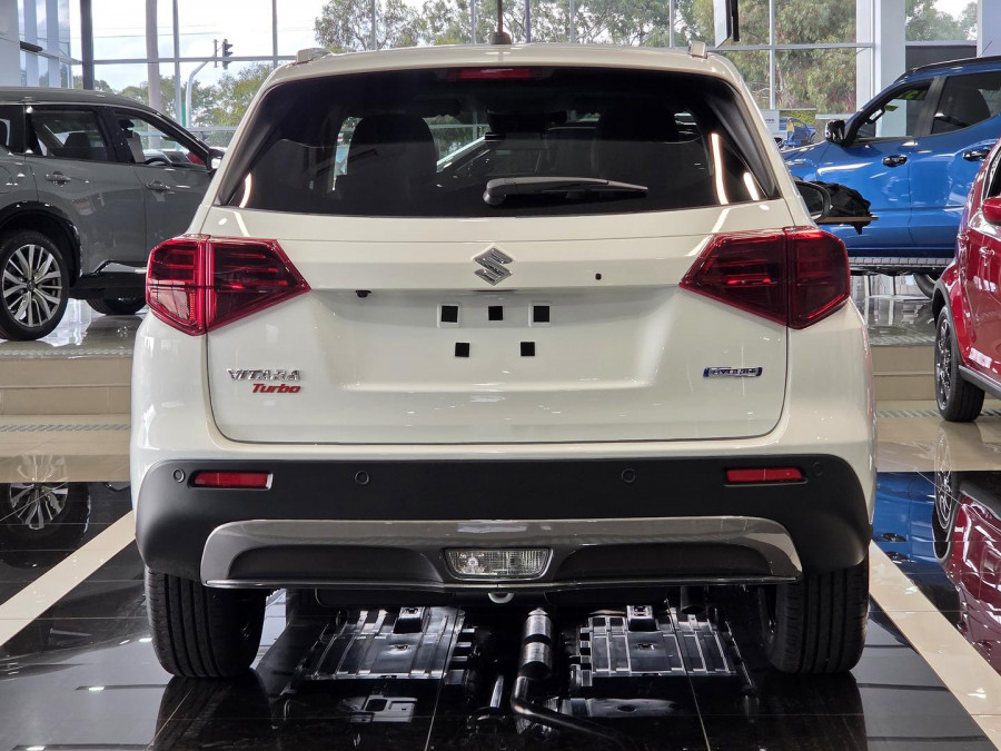 2026 Suzuki Vitara  Turbo Hybrid SUV Image 3