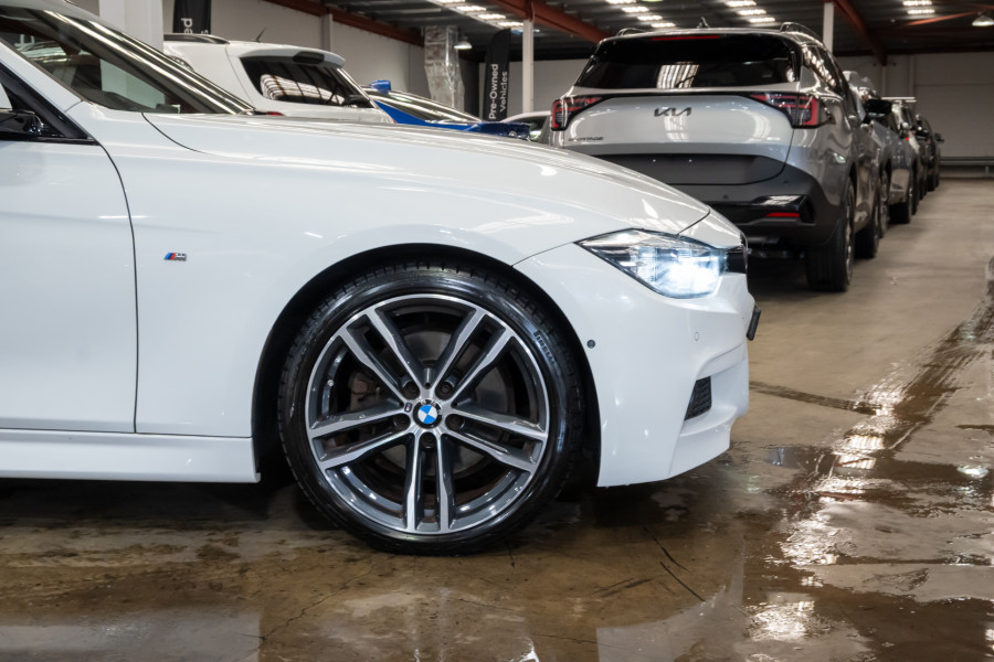 2018 BMW 3 Series F30 LCI 330i M Sport Sedan
