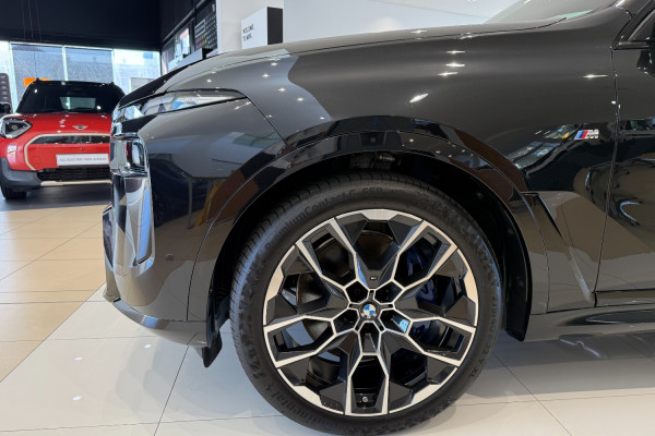 2023 BMW X7 40d G07 M Sport SUV Image 5
