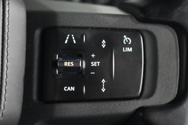 2021 Land Rover Defender L663 110 D300 X-Dynamic HSE SUV Image 25