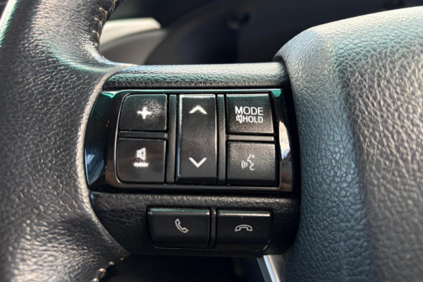 2016 Toyota HiLux  SR5 Double Cab Pick Up Image 17
