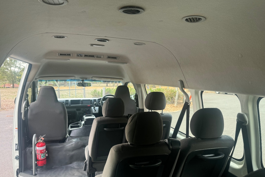 2018 Toyota HiAce KDH223R Commuter Bus Image 15
