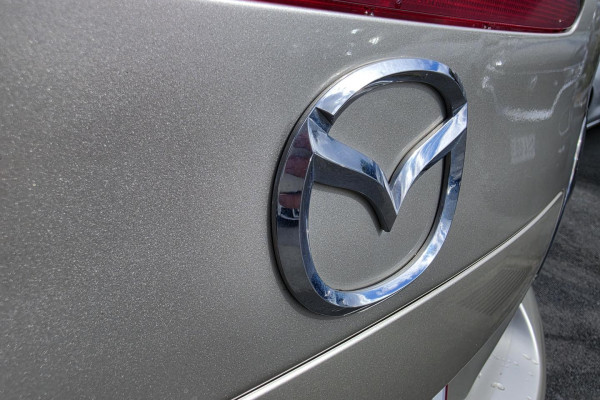 2004 Mazda 6 GL Series Luxury Sports Hatch Image 13