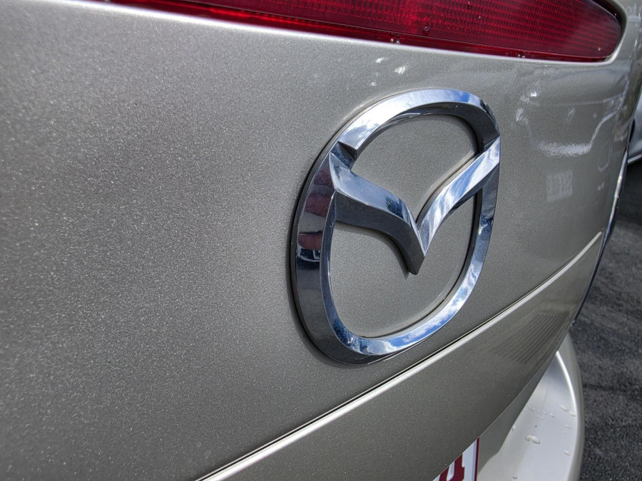 2004 Mazda 6 GL Series Luxury Sports Hatch Image 13
