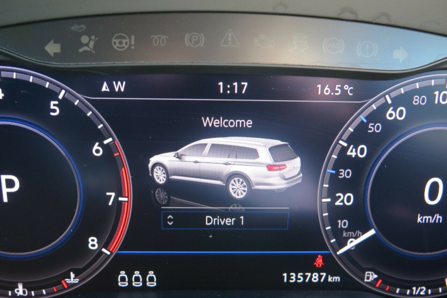 2017 Volkswagen Passat B8 206TSI R-Line Wagon Image 9