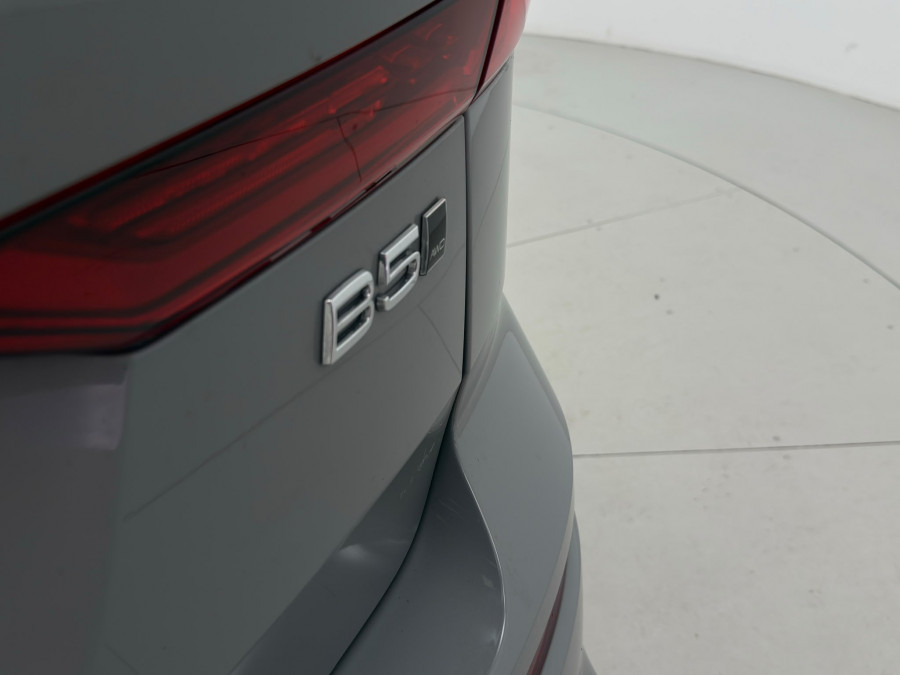 2025 MY26 Volvo XC60 UZ Ultra B5 Dark SUV Image 11