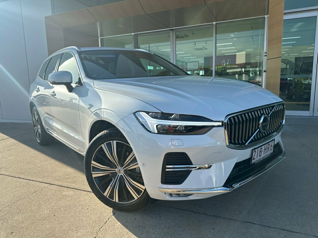 Demo 2023 Volvo Xc60 Ultimate B5 Bright 515698 Townsville Qld