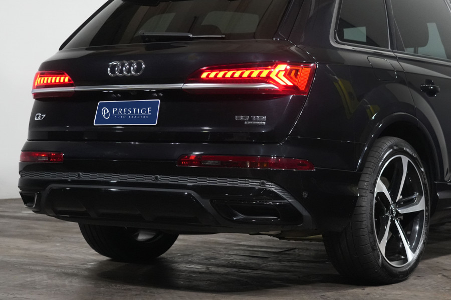 2020 Audi Q7 50 TDI S Line SUV Image 8