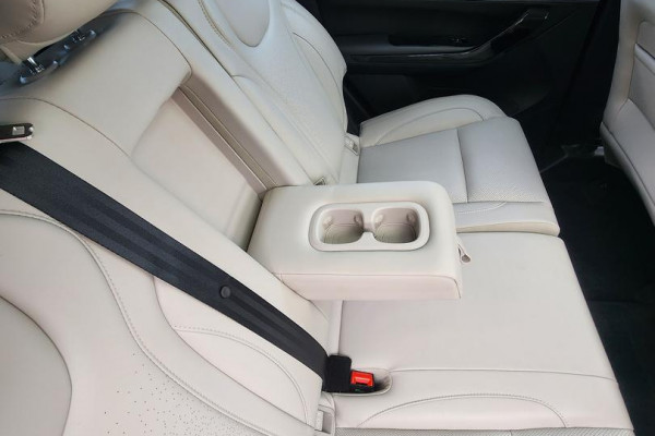 2023 Mahindra XUV700  AX7L SUV Image 13