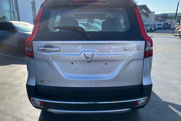 2023 Mahindra Scorpio  Z8 SUV