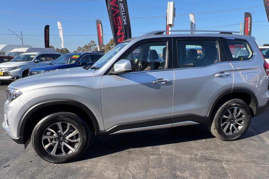 2023 Mahindra Scorpio  Z8 SUV Image 6