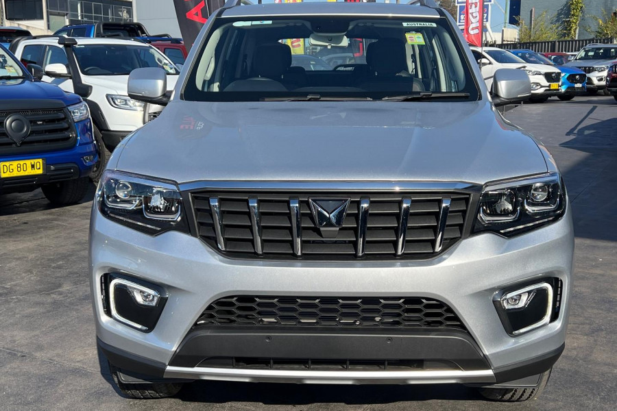 2023 Mahindra Scorpio  Z8 SUV Image 8