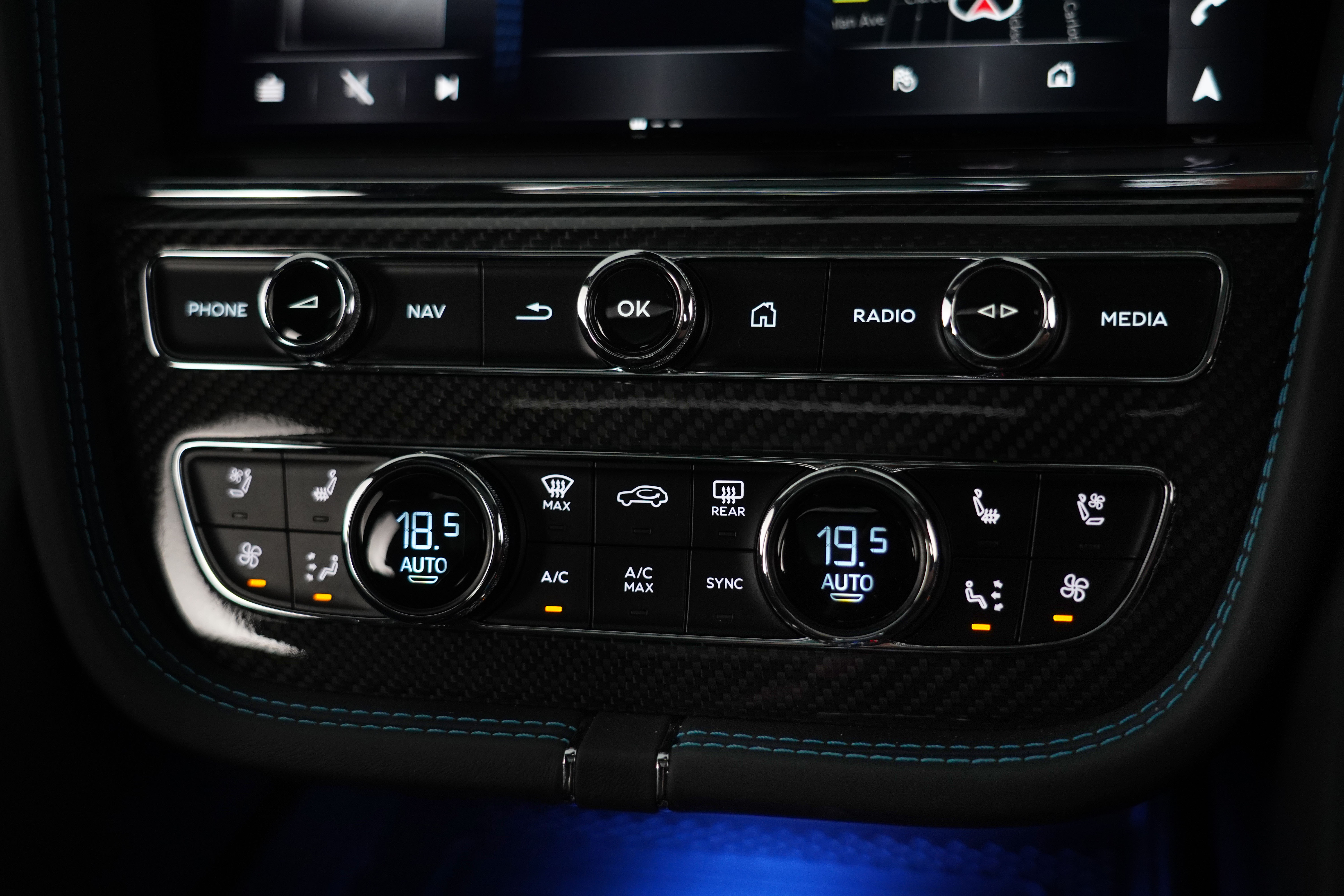 2024 Bentley Bentayga V8S Black Line SUV Image 37