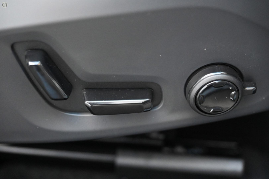 2024 MY25 Volvo XC60 UZ Plus B5 SUV Image 12