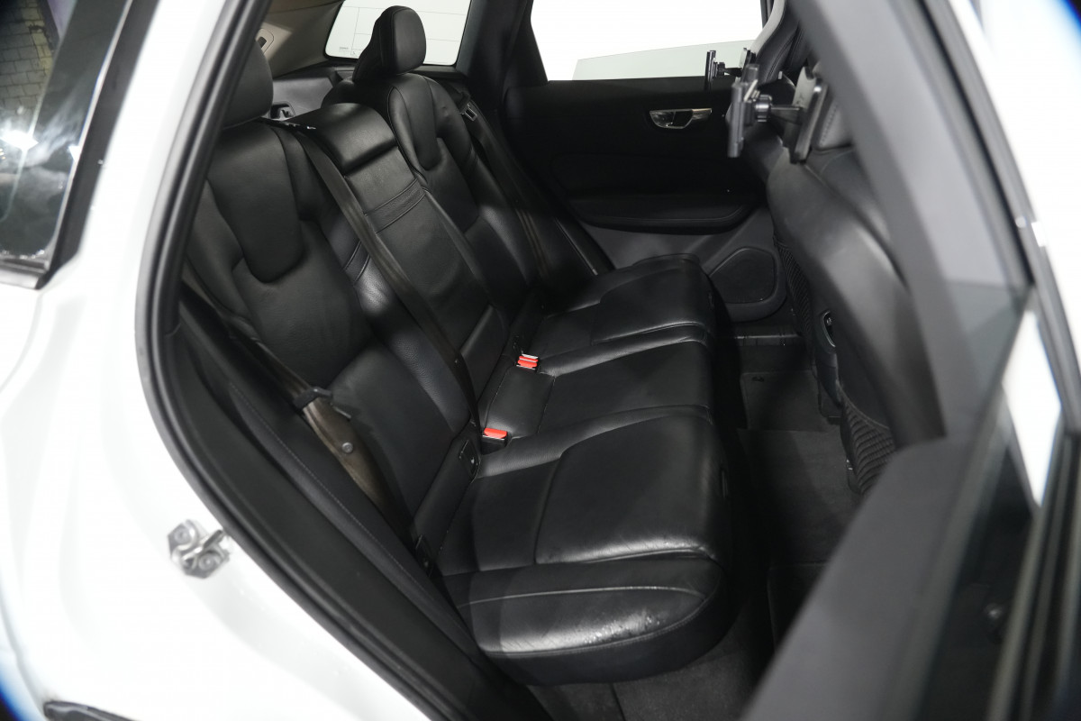 2019 Volvo XC60 UZ D4 Momentum SUV