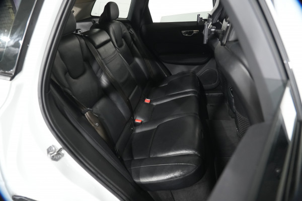 2019 Volvo XC60 UZ D4 Momentum SUV image 28