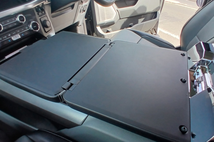 2023 Ford F-150 No Series Lariat Dual Cab Image 24