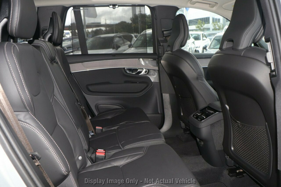2026 Volvo XC90 L Series Ultra B5 Dark SUV Image 8