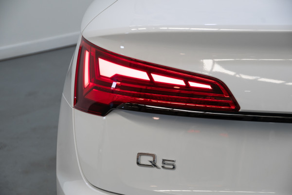 2021 Audi Q5 FY sport TDI quattro S tronic SUV image 10
