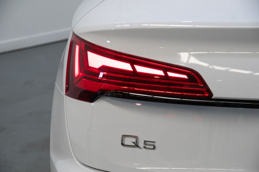 2021 Audi Q5 FY sport TDI quattro S tronic SUV Image 10