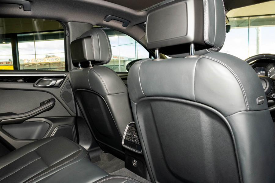 2023 Porsche Macan 95B T SUV