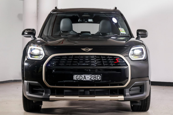 2025 MINI Countryman U25 S Favoured SUV image 3