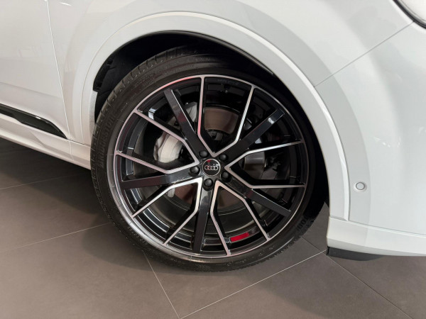 2025 Audi Q7 4M 55 TFSI S line SUV image 10