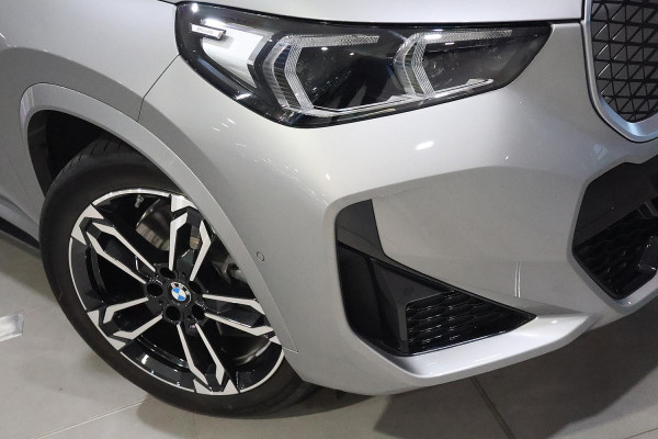 2025 BMW iX1 U11 xDrive30 M Sport SUV image 2