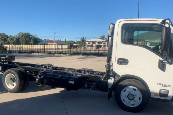 2026 Isuzu NKR 65/45-150 DT D34 Cab Chassis Image 5