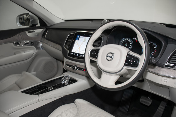 2021 Volvo XC90 L Series B6 Inscription SUV image 19