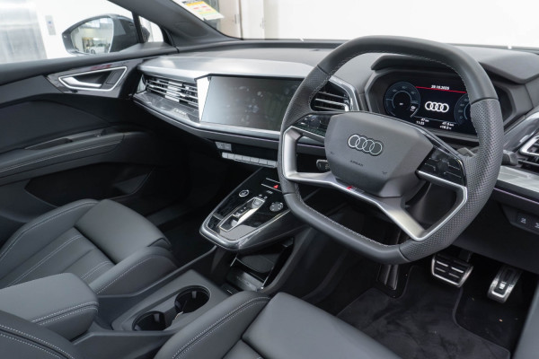 2025 MY24 Audi Q4 e-tron F4 55 SUV image 7
