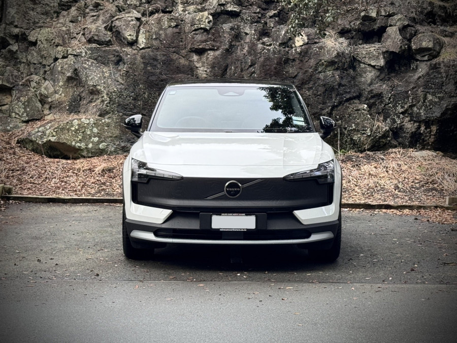 2026 Volvo EX30 Cross Country  Ultra Twin Motor Performance SUV Image 2
