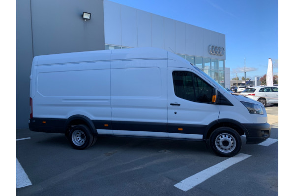 2018 MY17.75 Ford Transit Cab chassis Image 4