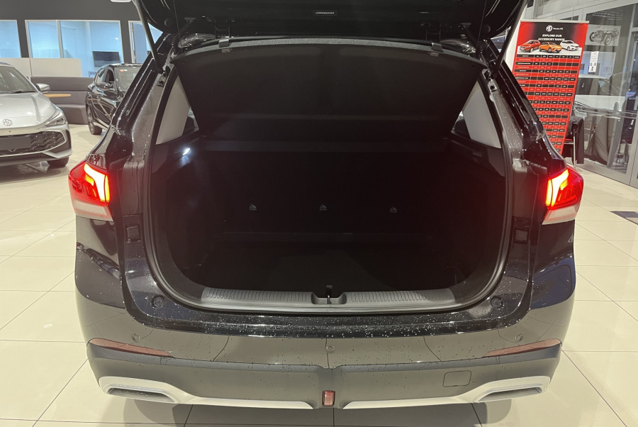 2025 MG ZS Essence 1.5Pht/3Hd SUV Image 9