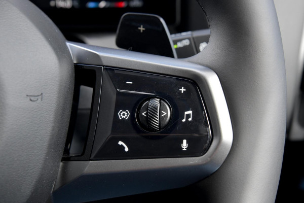 2025 BMW X3 G45 40d xDrive SUV image 12