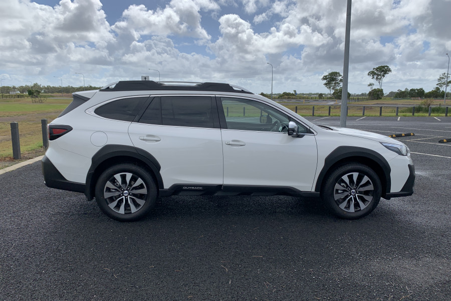 2024 Subaru Outback 6GEN AWD Touring SUV Image 8